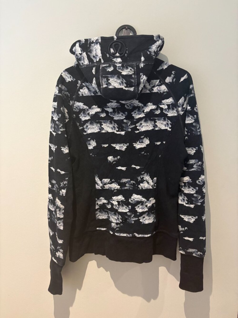 Lululemon Scuba Hoodie III Fleur Sombre Black White Floral - Picture 2 of 7